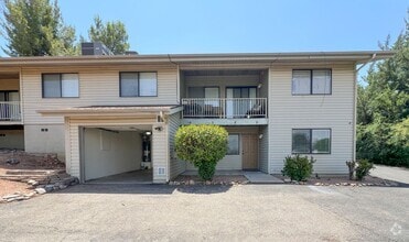 Building Photo - TRI-PLEX- COTTONWOOD - VERDE VILLAGE UNITS
