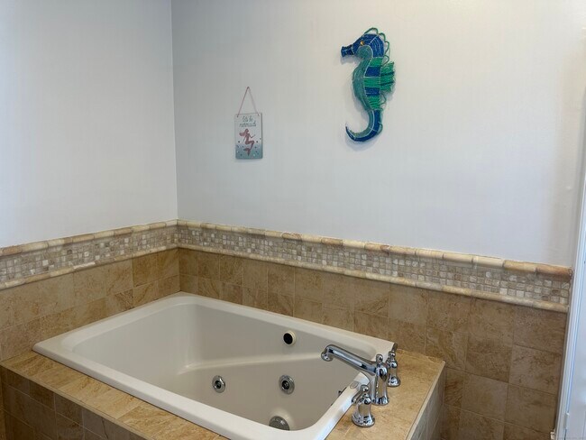 Building Photo - 2149 Fairfield Beach Rd