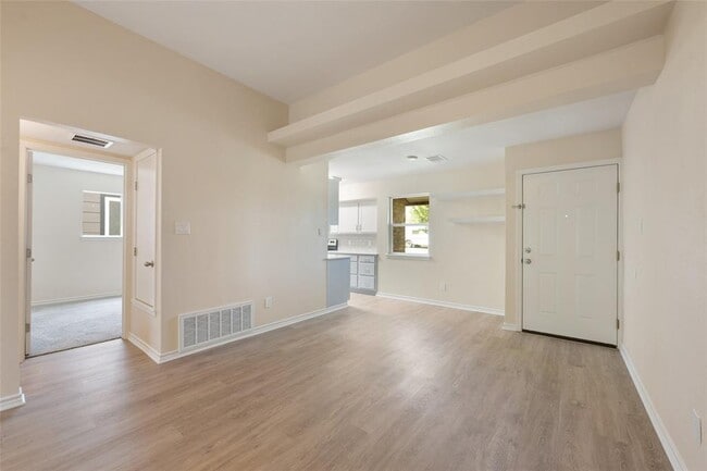 Building Photo - 6903 Woodhue Dr