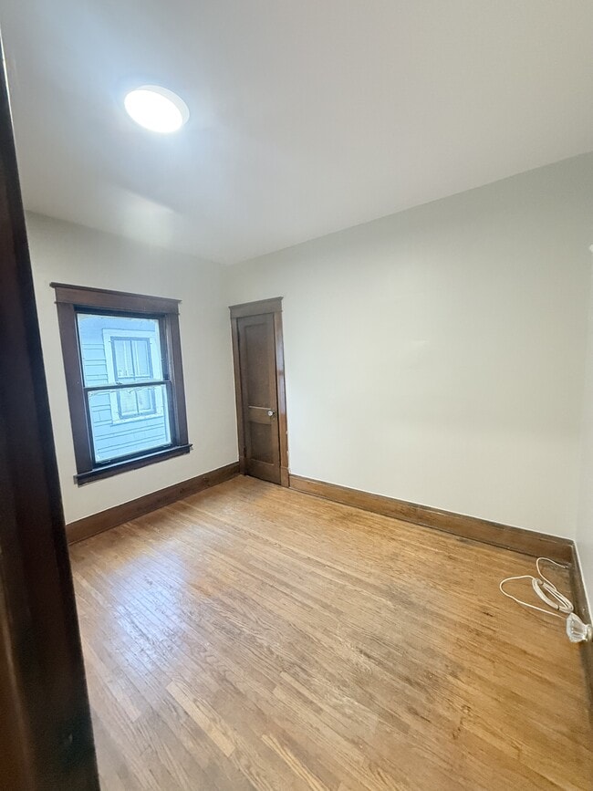 Building Photo - 2216 Weston Ave