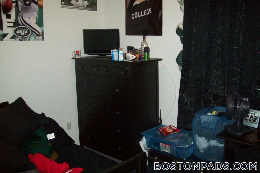 Building Photo - 610 Columbus Ave