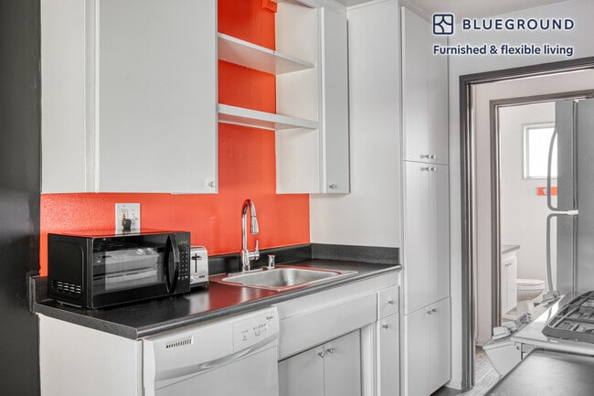 Building Photo - 4221 W Kling St