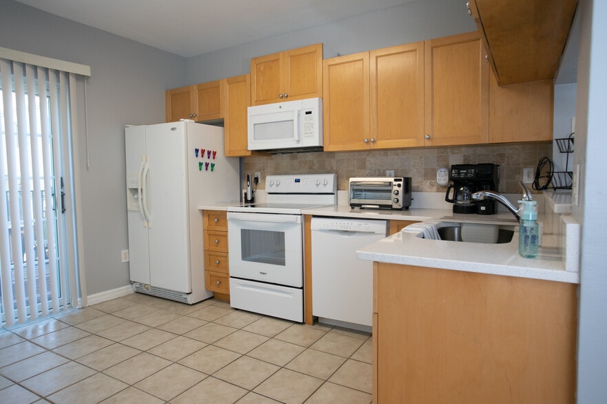 Fully stocked kitchen - 343 E Church St