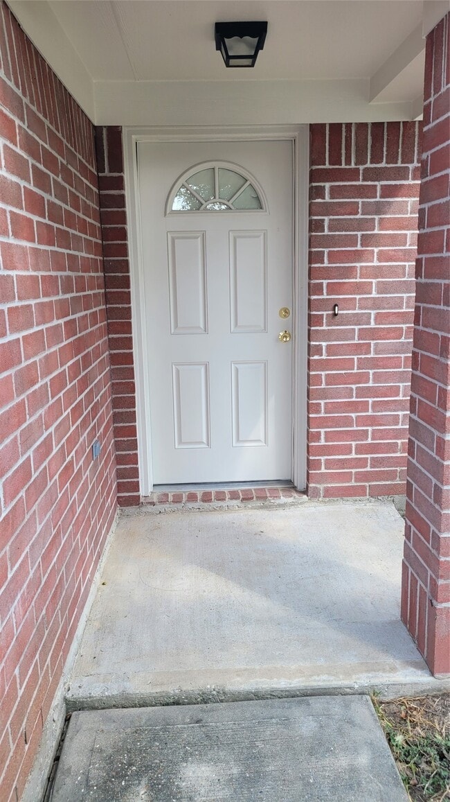 Building Photo - 7211 Foxwalk Ln