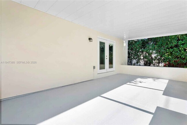 Building Photo - Southwest 26th Street, Miami, FL 33133 - 3 BR 2 BA single-family home