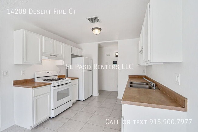 Building Photo - 14208 Desert Fire Ct