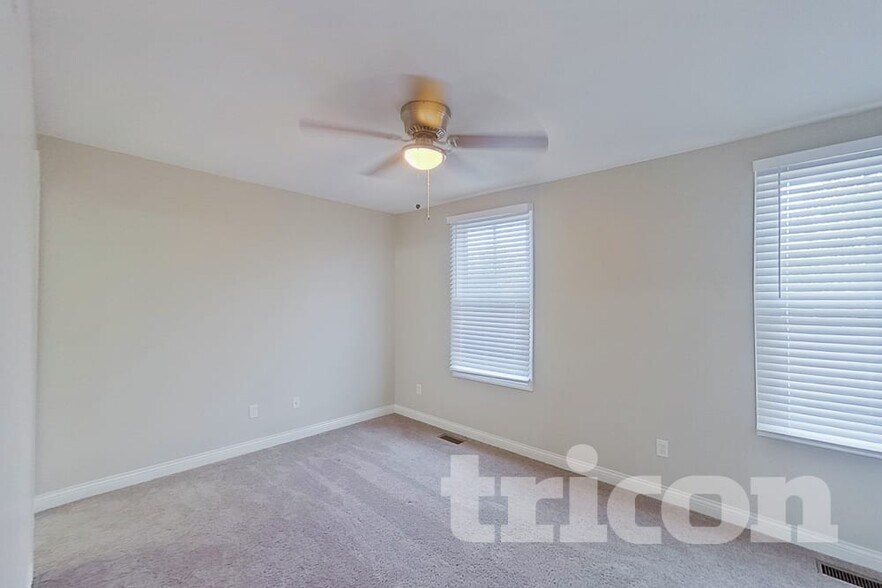 Building Photo - 3301 N Mester St