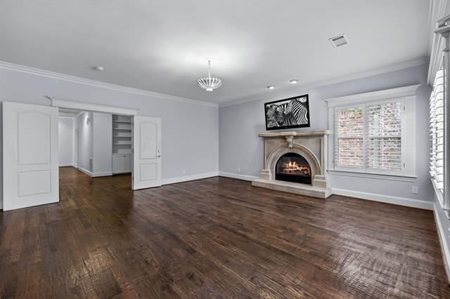 Building Photo - 4318 University Blvd