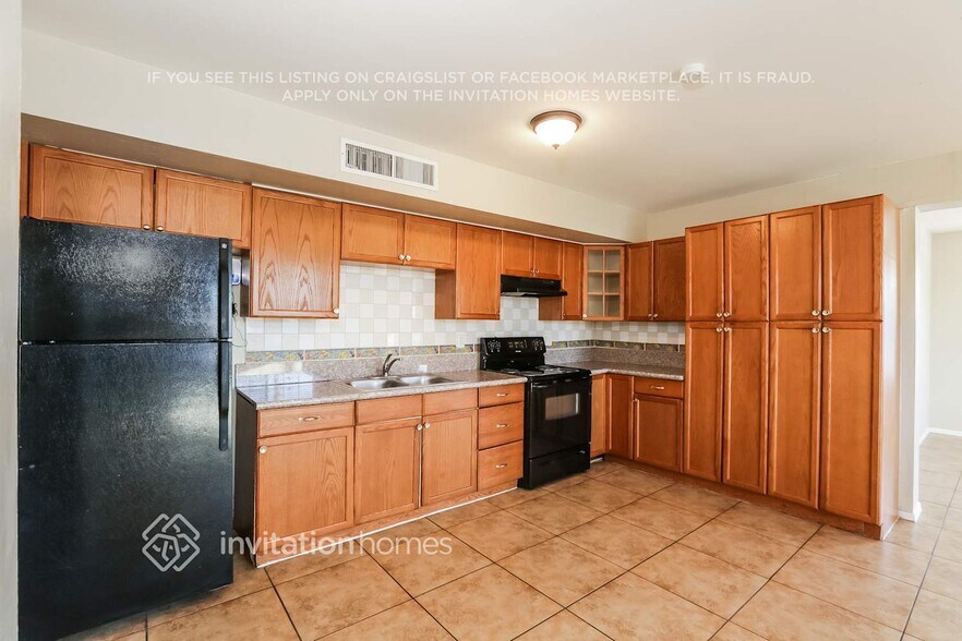 Building Photo - 5302 W Edgemont Ave