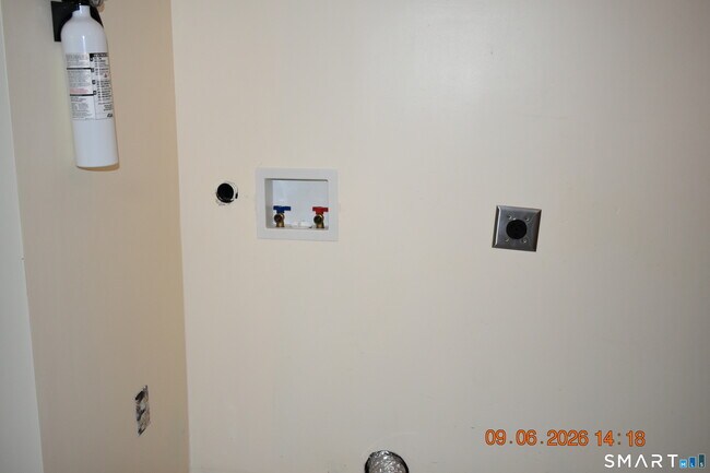 Building Photo - 34 Garden Hill Cir