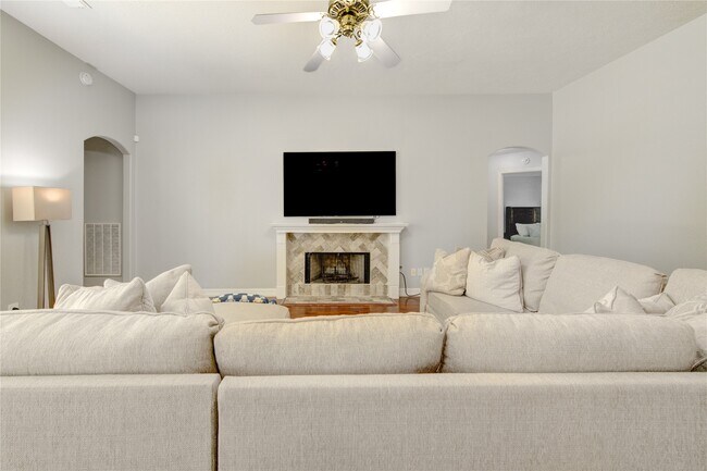 Building Photo - 14323 Rosehill Estates Ln