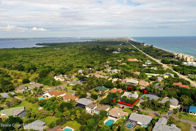 Building Photo - 140 Flores St