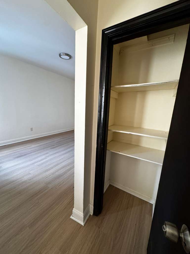 Building Photo - 129 Chestnut St