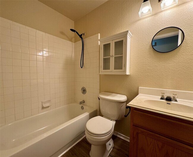 Building Photo - 2415 Wisteria Way