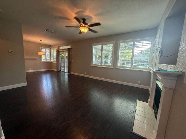 Building Photo - 532 Blarney Cir