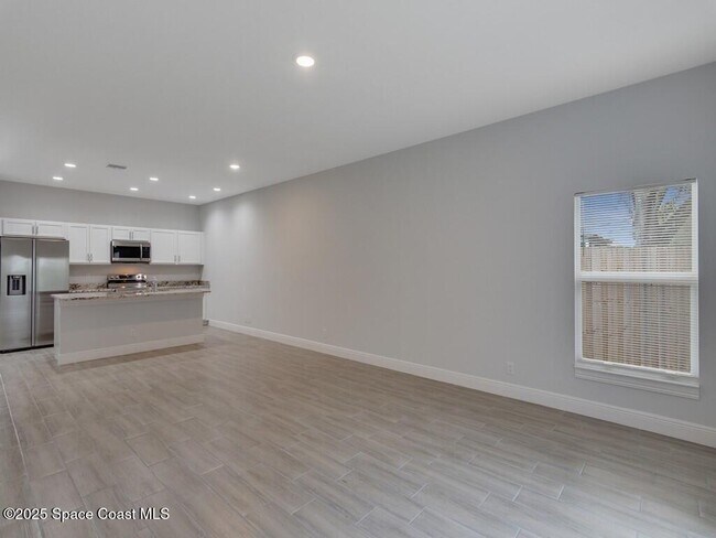 Building Photo - 2465 87th Ave