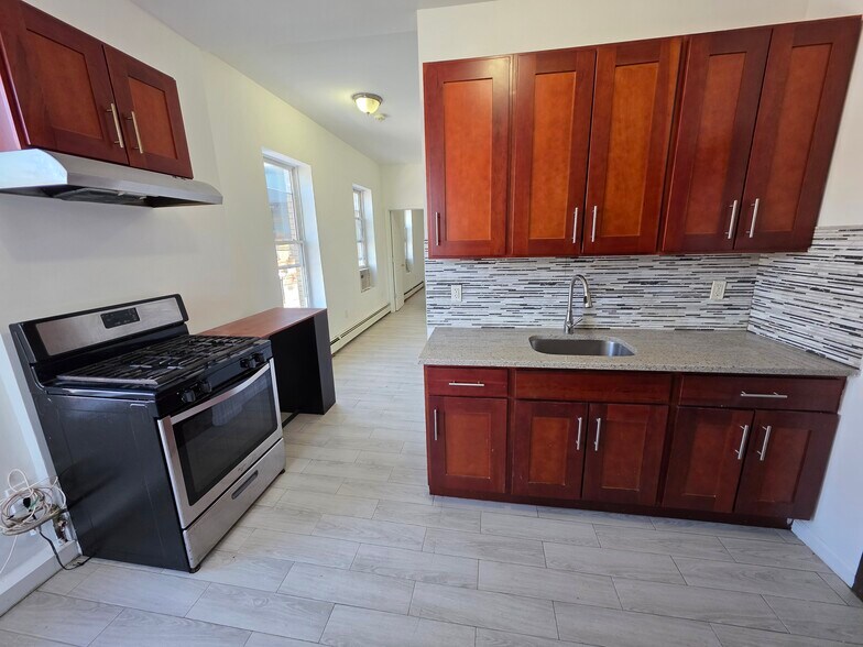 Building Photo - 8652 112th St