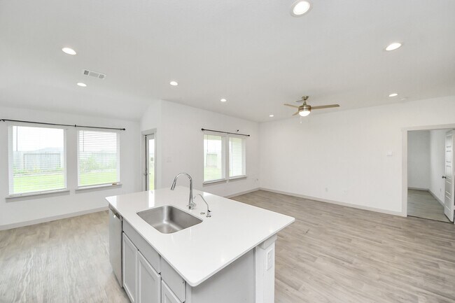 Building Photo - 7923 Cattleman Vly Dr