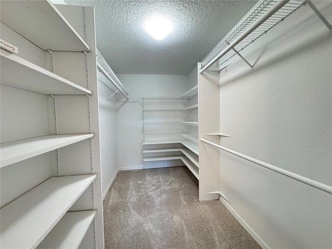 Building Photo - 21606 Rosewood Ct