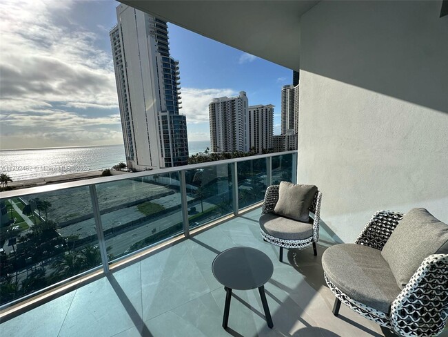 Building Photo - 17550 Collins Ave