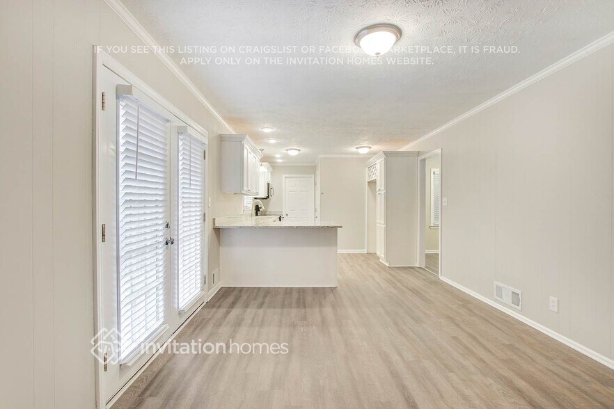 Building Photo - 637 Carlouetta Rd