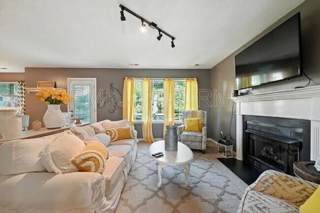 Building Photo - 3006 Creek Meadow Cir