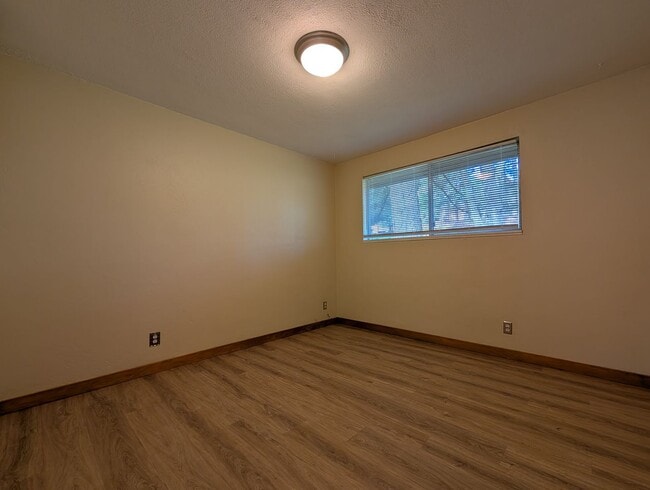 Building Photo - Ranch Style 3-Bedroom, 2-Bath Home In South Eugene!