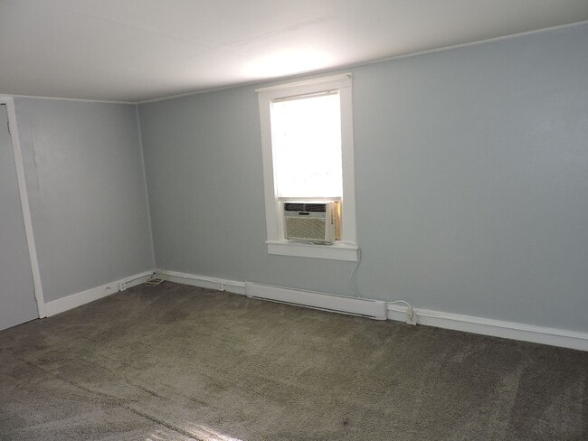 Building Photo - Email Linda@vacosold.com  or Call Office 8...