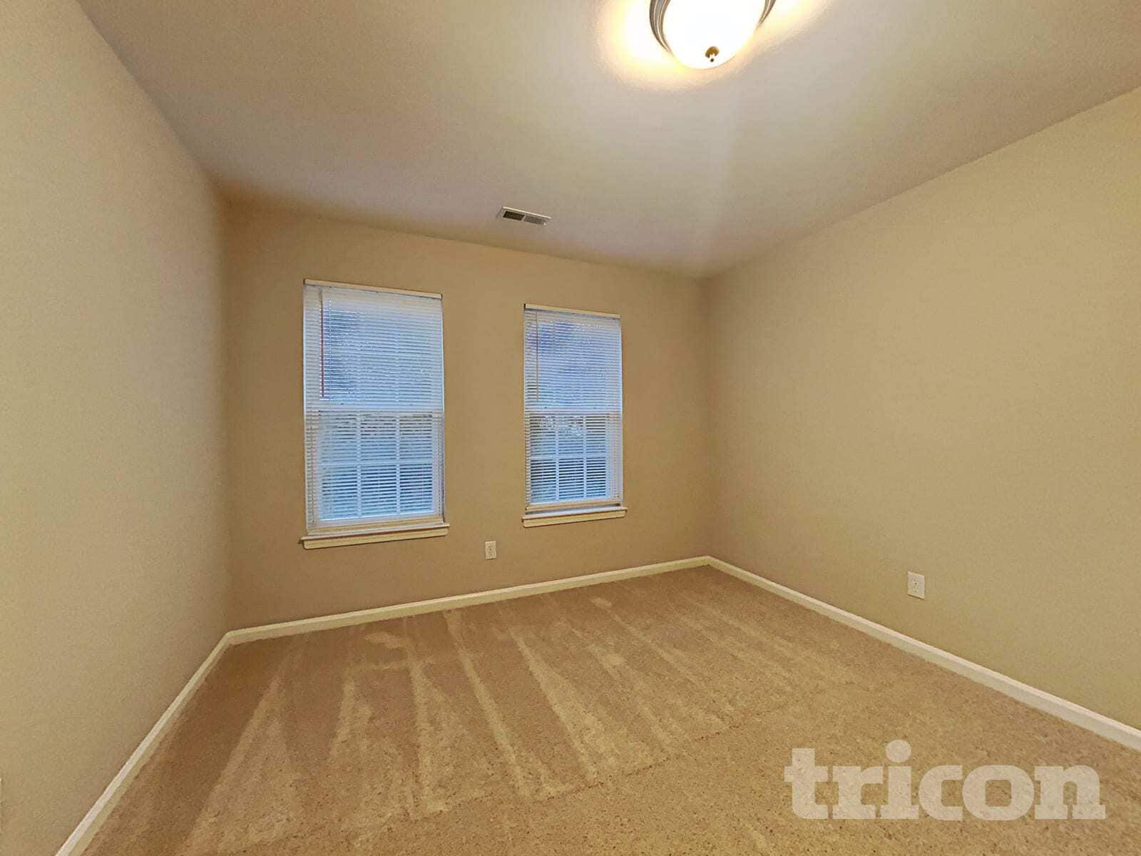 Building Photo - 6902 Fenwick Dr
