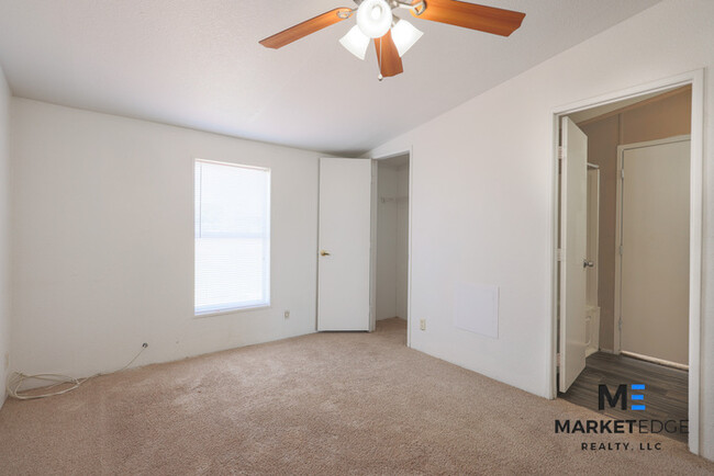 Building Photo - 5Bed/3Bath Home in Buckeye, AZ! Ready for ...
