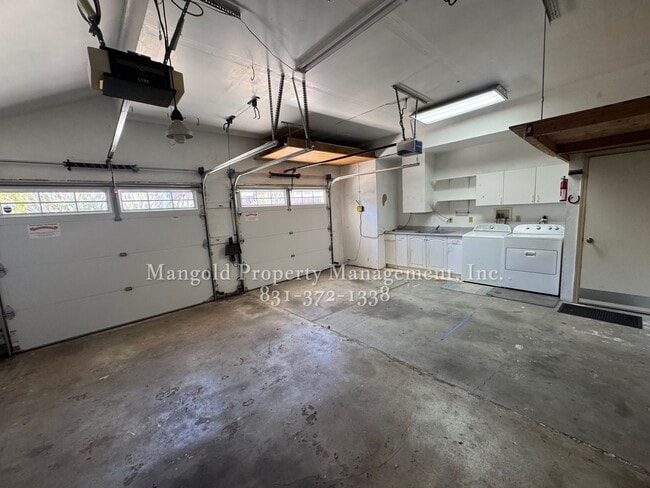 Building Photo - 4 Bedroom Ocean View Home with Private Balcony & Deck