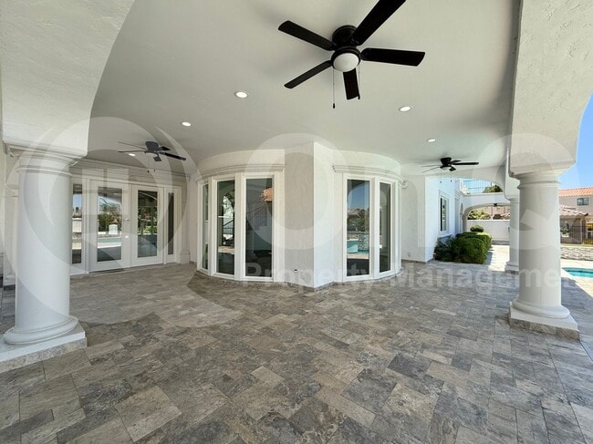 Building Photo - 1523 E Treasure Cove Dr