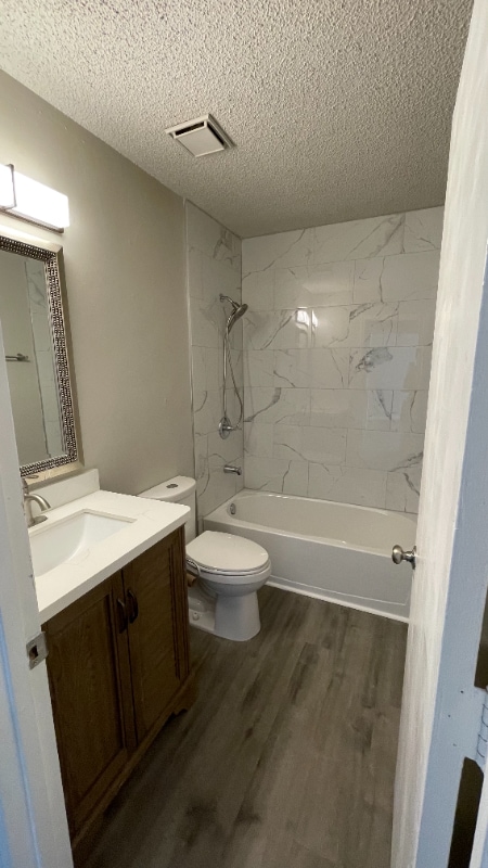 Building Photo - 102 Old Trail Ct