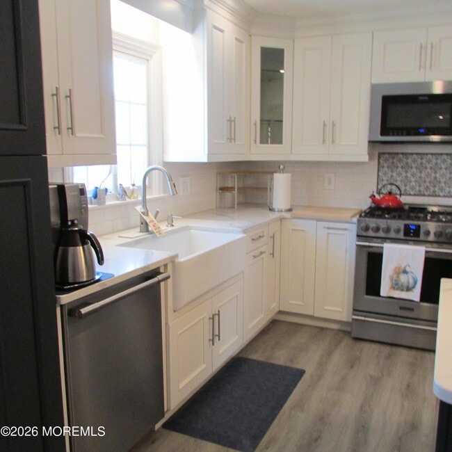 Building Photo - 31 Pine St