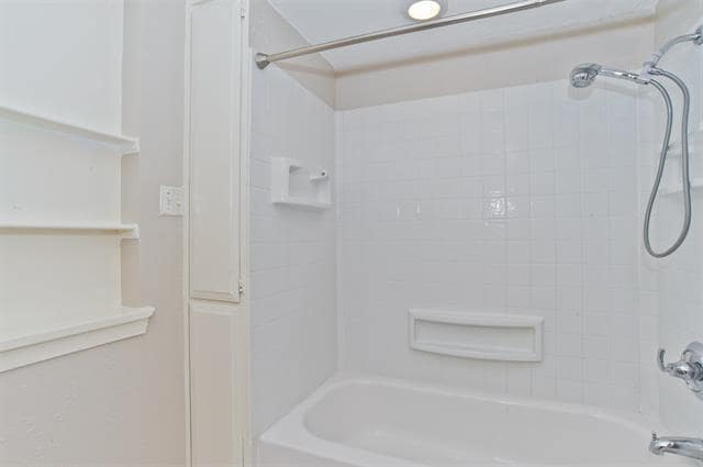Building Photo - 7450 Holly Hill Dr
