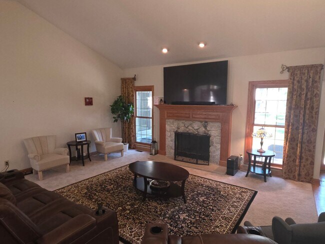 Building Photo - 3 bedroom executive ranch in Sussex