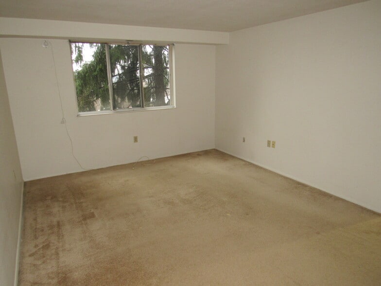 Building Photo - 27614 Evergreen Run