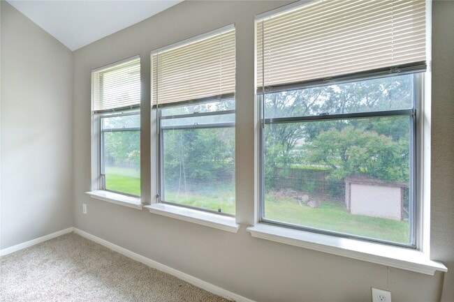 Building Photo - 15403 Meadow Village Dr