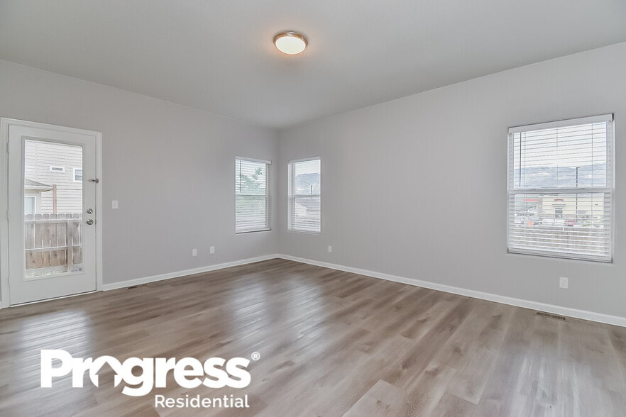 Building Photo - 2370 Spring Blossom Dr