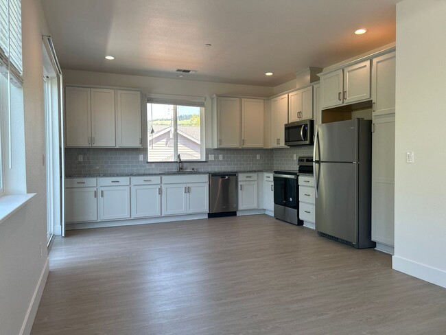 Building Photo - 2 Months Free Rent! Welcome to Rincon Mead...