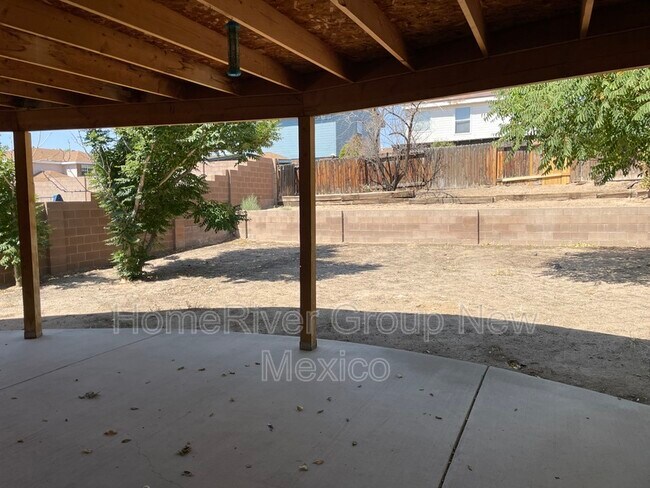 Building Photo - 2205 Sunstone Dr NW