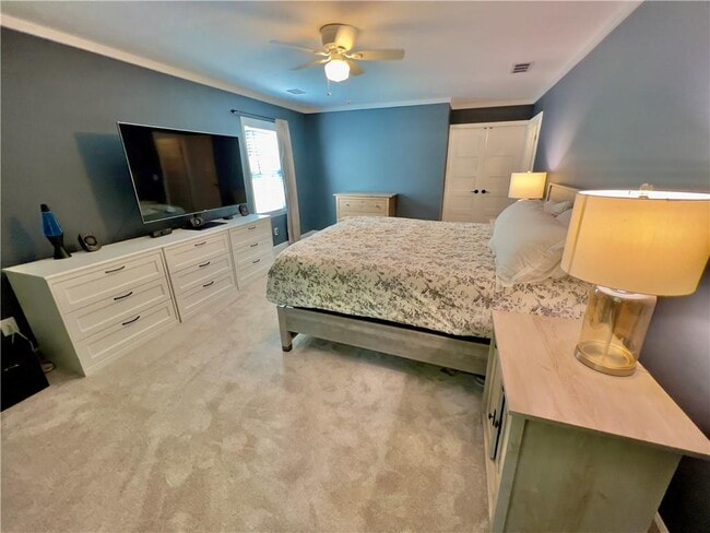 Building Photo - 2110 Six Branches Dr