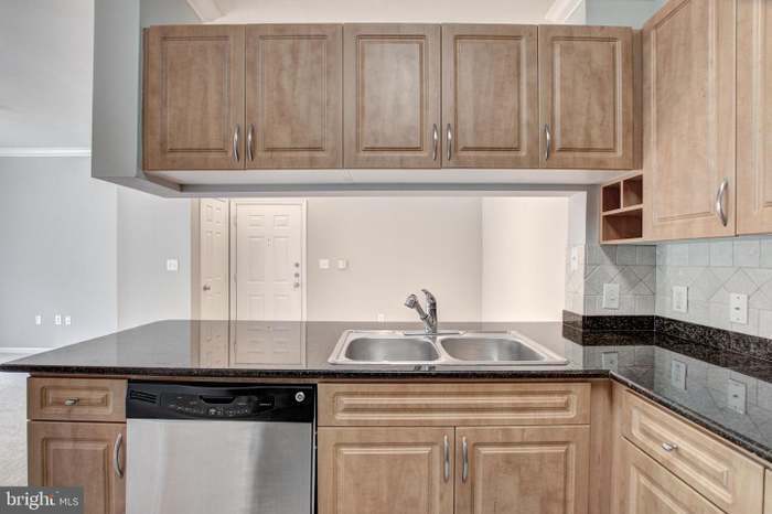 Building Photo - 12120 Garden Ridge Ln
