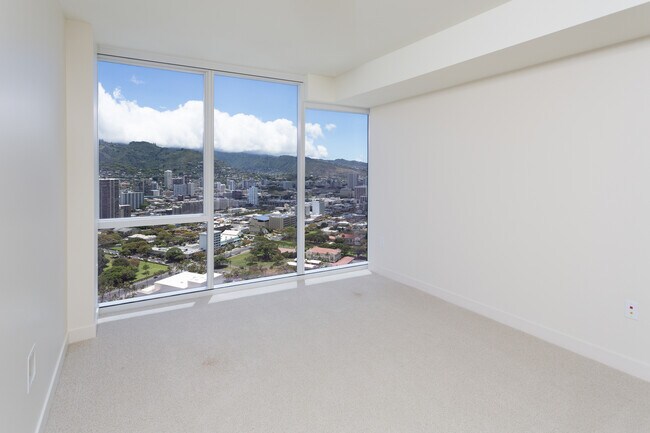 Building Photo - Surround Yourself in Luxury! Symphony Honolulu!