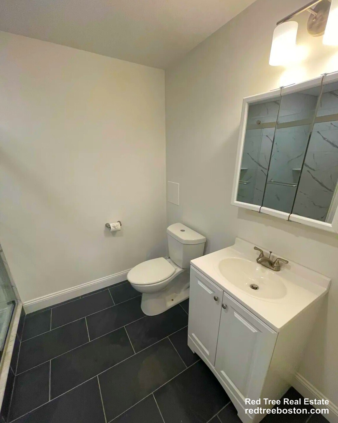 Building Photo - 31 Temple St