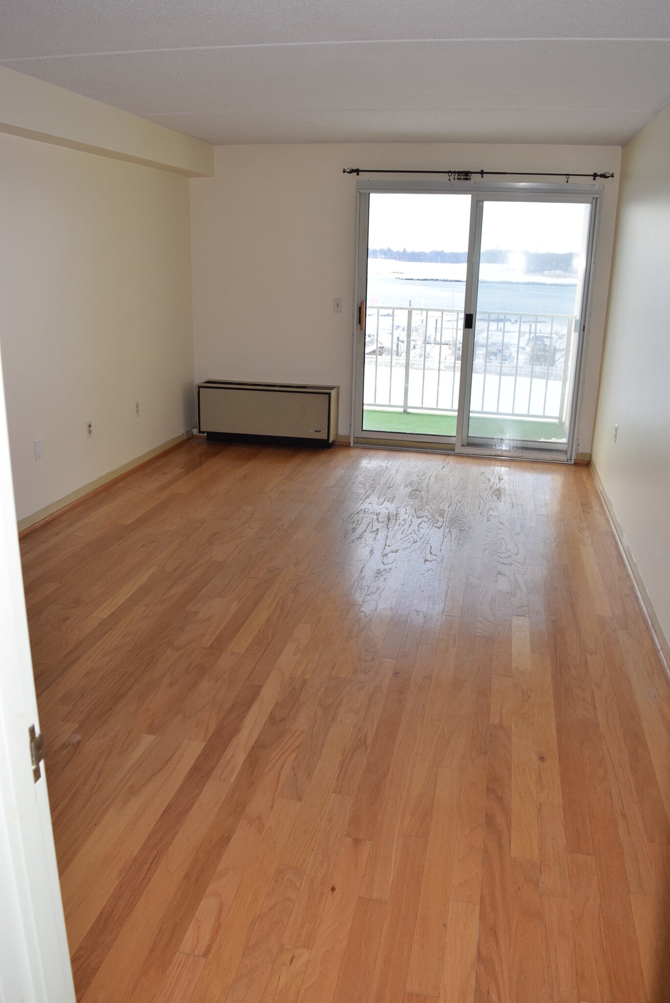 Building Photo - 200 Cove Way