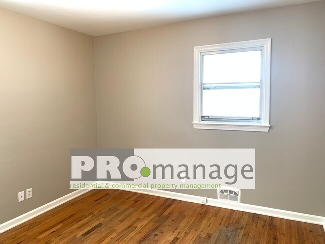 Building Photo - 4 Bed, 2 Bath Home w/ 1 Car Garage - Idaho Falls