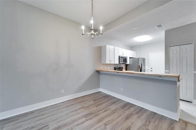 Building Photo - 1032 Radison Ave