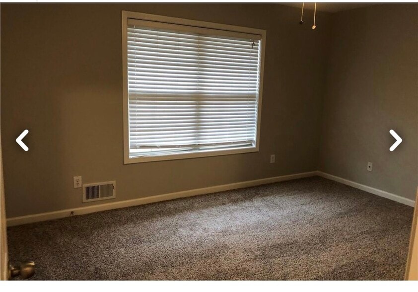 Building Photo - 8 Villa Ct SE