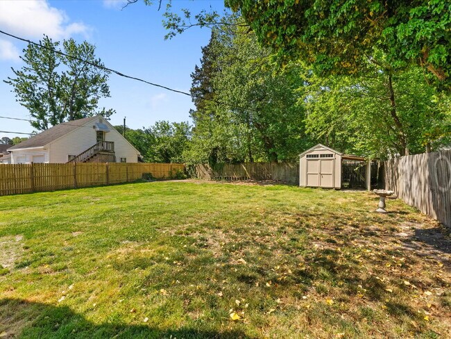 Building Photo - 7602 Woodman Rd